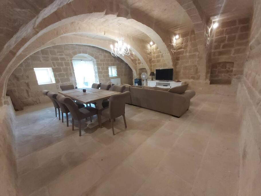Farmhouse Villa With Large Pool And Garden In Gozo ガルブ エクステリア 写真