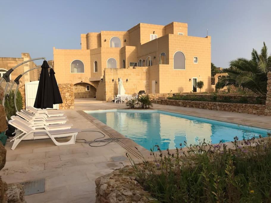 Farmhouse Villa With Large Pool And Garden In Gozo ガルブ エクステリア 写真