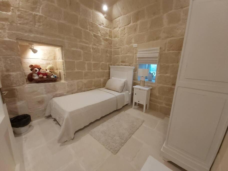 Farmhouse Villa With Large Pool And Garden In Gozo ガルブ エクステリア 写真