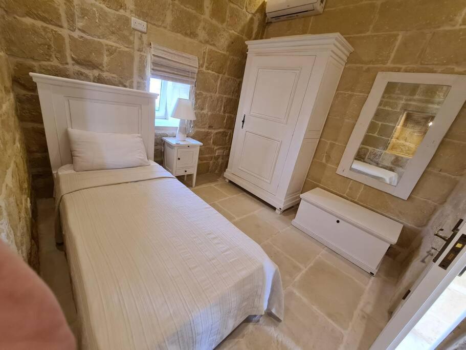 Farmhouse Villa With Large Pool And Garden In Gozo ガルブ エクステリア 写真