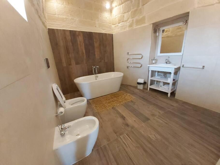 Farmhouse Villa With Large Pool And Garden In Gozo ガルブ エクステリア 写真