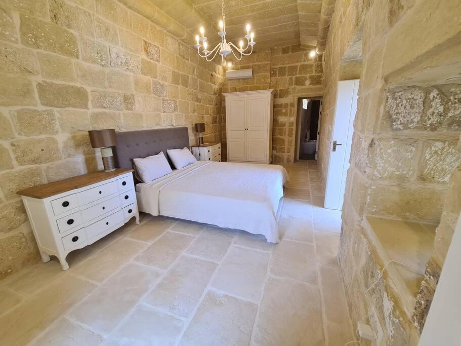 Farmhouse Villa With Large Pool And Garden In Gozo ガルブ エクステリア 写真
